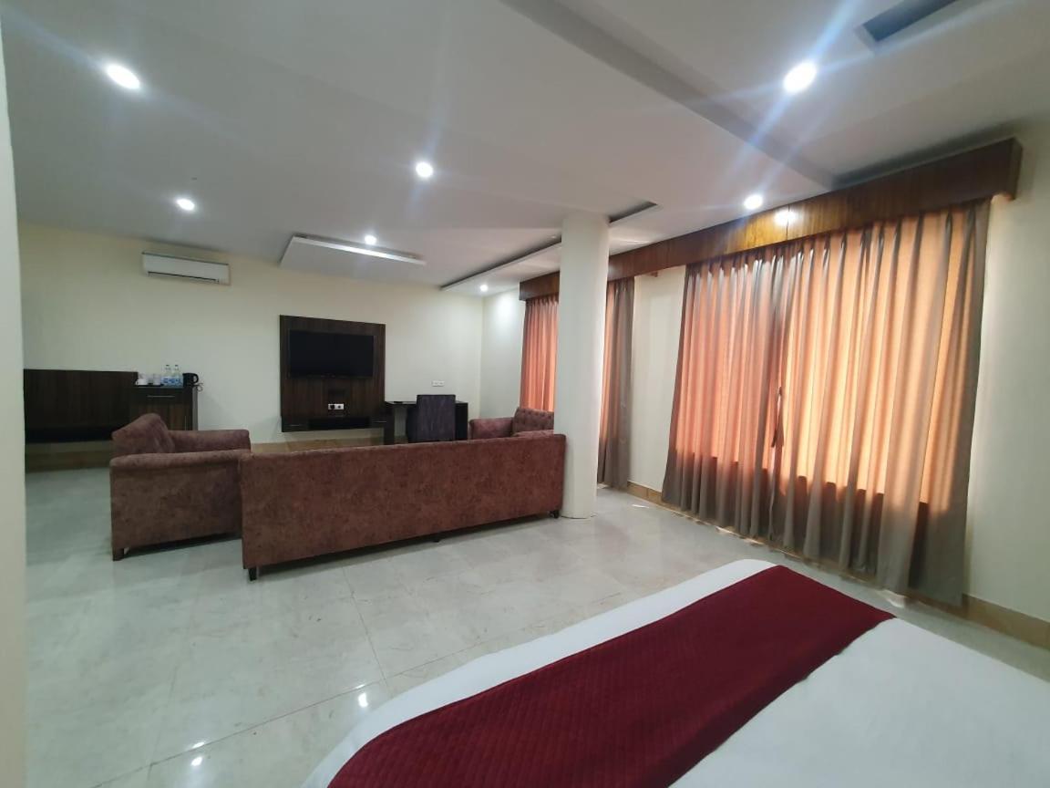Akash Hotel Managed By Jk Hotels & Resorts Kathua Екстер'єр фото